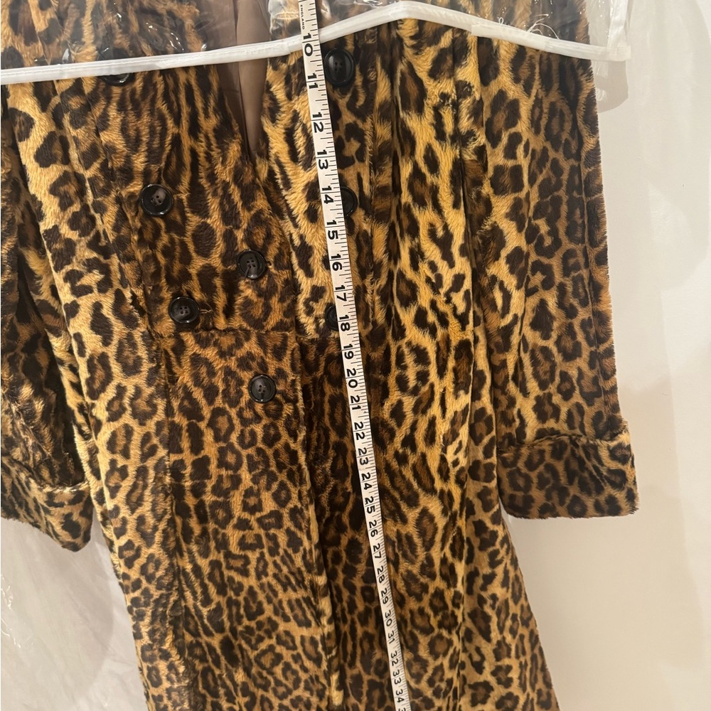 VINTAGE Zelda leopard coat. 
Size 12 = more like a 10 today. 
Lining intact. - Picture 9 of 14